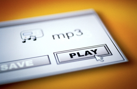 Количество пиратских музыкальных файлов, скачанных через Сеть, в 20 раз превышает число купленных легально