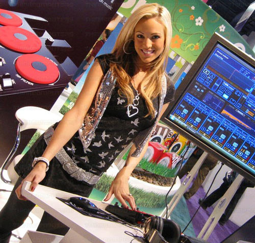 Девушки на CES 2010