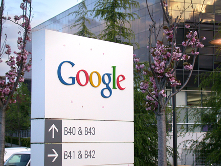 В IV квартале 2007 г. Google впервые за два года замедлил темпы роста на рынке онлайн-рекламы США